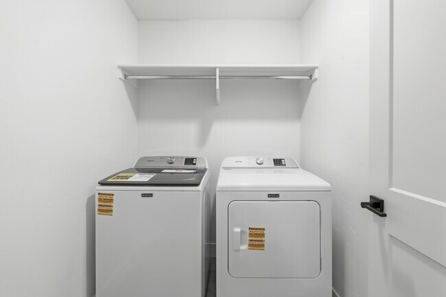 Building Photo - 2152 E Deep Purple Ln