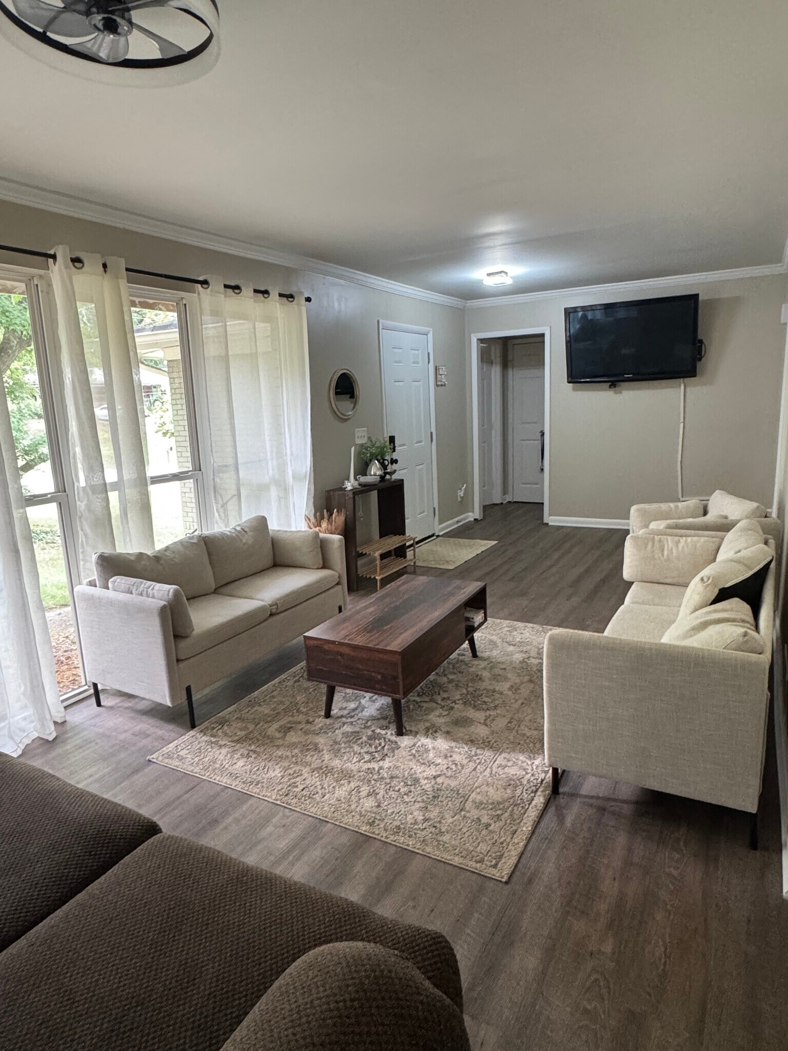 Building Photo - 1368 Margarette Dr