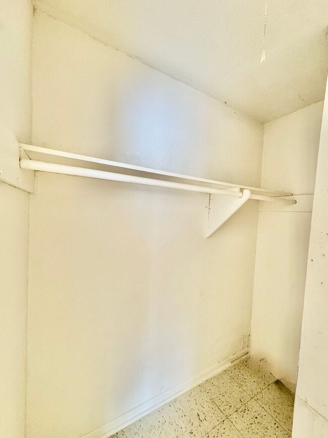 Building Photo - Spacious 4 Bedroom / 3 Bath Home for Rent – Westside Corpus Christi (Section 8 Welcomed)