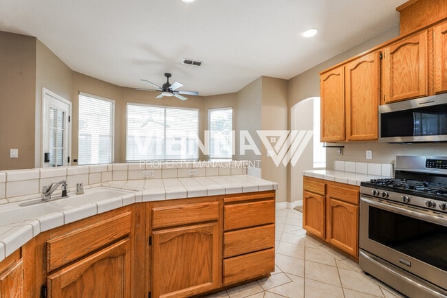 Building Photo - 5308 Heritage Ct