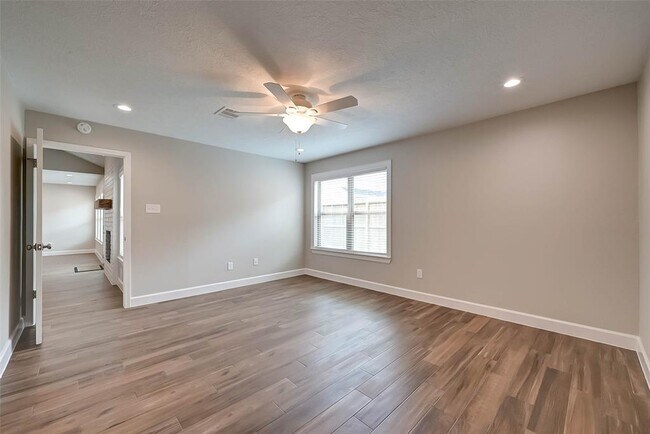 Building Photo - 2234 Kinbrook Dr