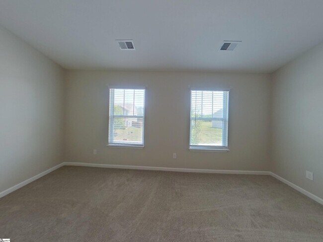 Building Photo - 260 Miller Dr