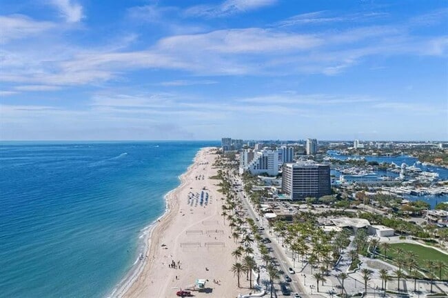 Building Photo - 200 S Birch Rd