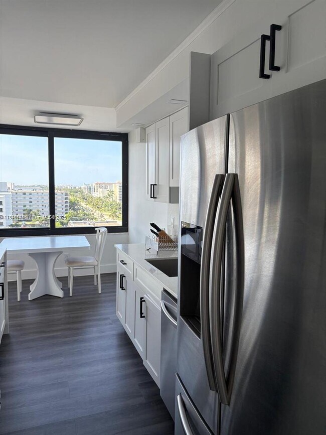 Building Photo - 3589 S Ocean Blvd