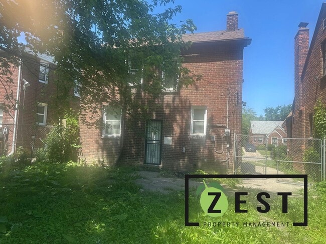 Building Photo - WELCOME HOME! 3BDRM 1.5BTH w/ GARAGE!!! AN...