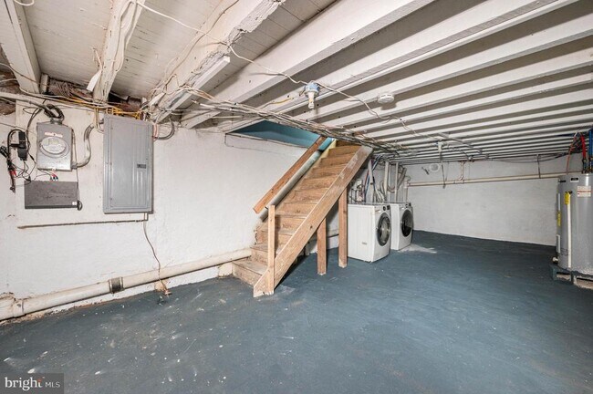 Building Photo - 1510 W York St