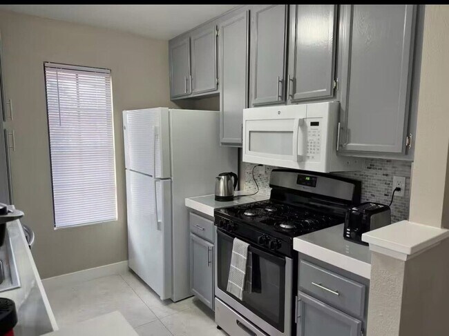Building Photo - Amazing Furnished 2-Bed 2-Bath at Las Casitas!