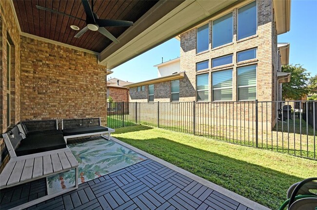 Building Photo - 5013 Paul Thomas Dr