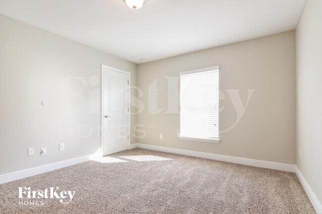 Building Photo - 14503 Dunrobin Dr