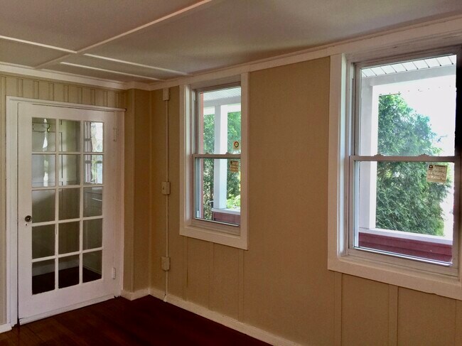 Building Photo - 71 Elm St