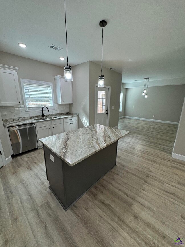 Building Photo - 312 Beau Claire Cir