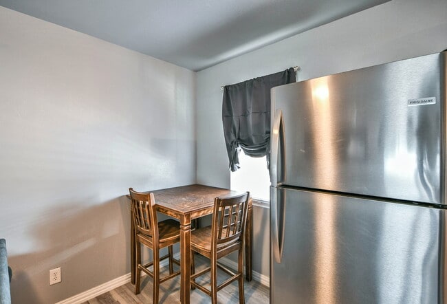Building Photo - 824 S Blue Quail Ct