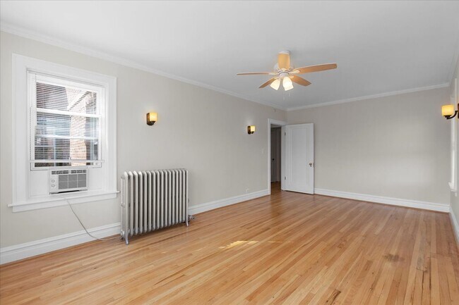 Building Photo - 120 Custer Ave