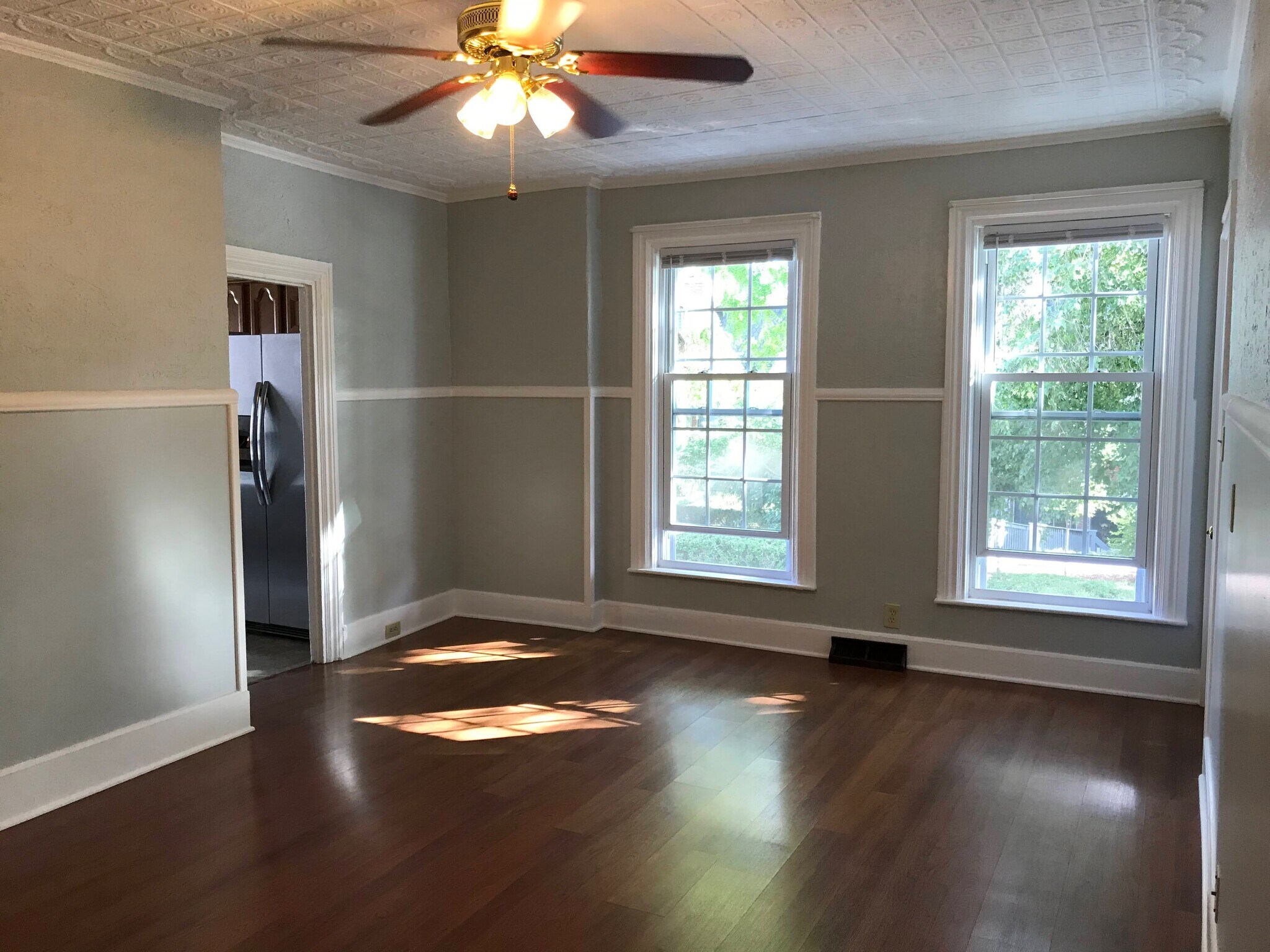 living room - 51 Stage St