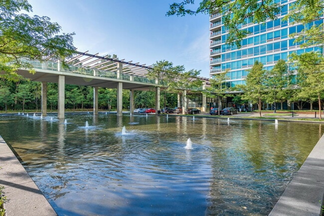 Building Photo - 9725 Woods Dr