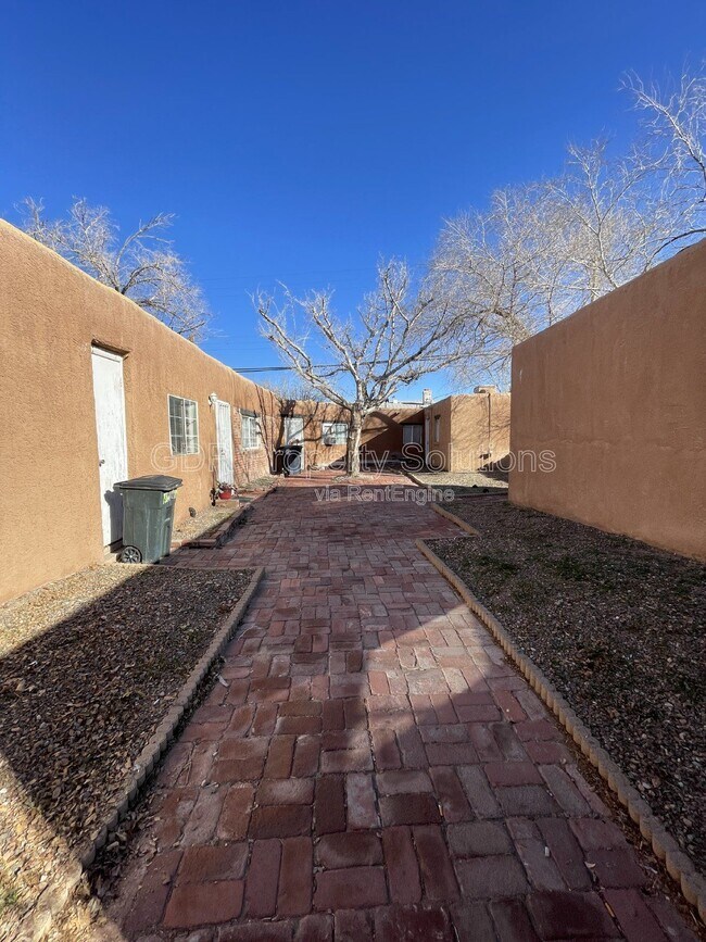 Building Photo - 408 Pennsylvania St SE