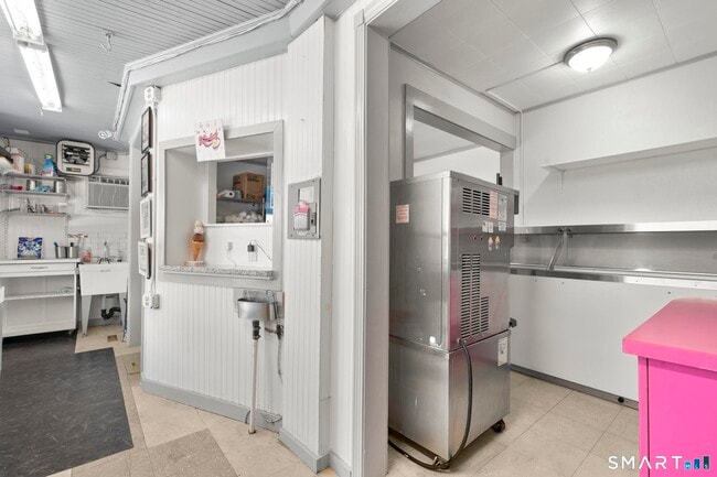 Building Photo - 712 Madison Ave