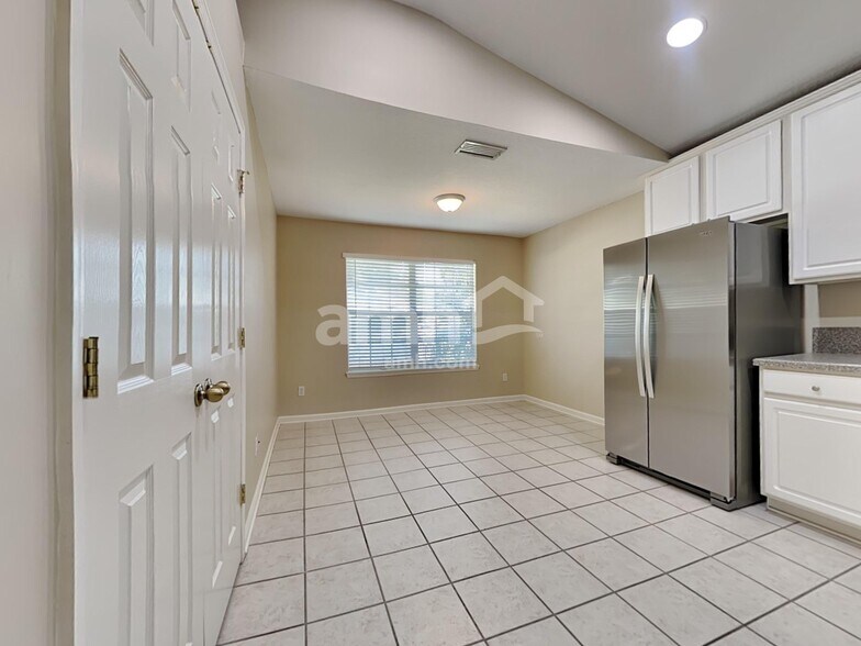 Building Photo - 1008 Beckingham Dr