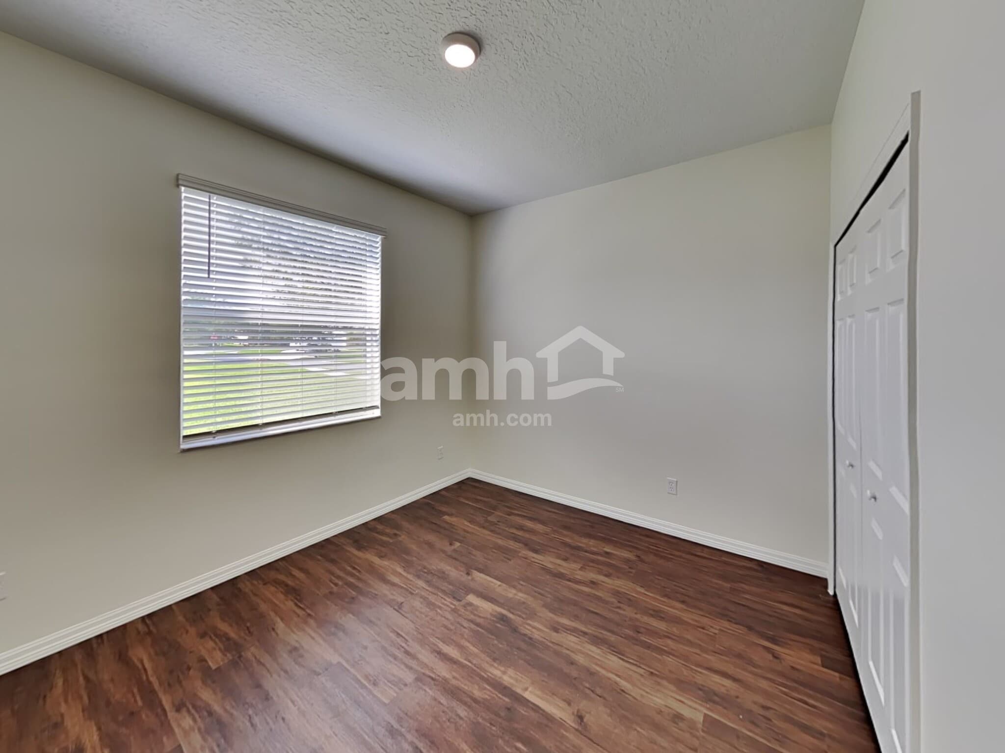 Building Photo - 2300 Treetop Ln