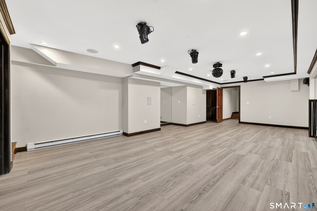 Building Photo - 3 Eton Pl