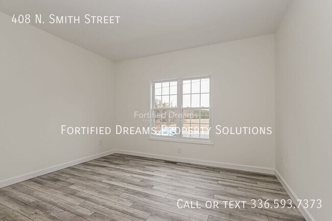 Building Photo - 408 N Smith St