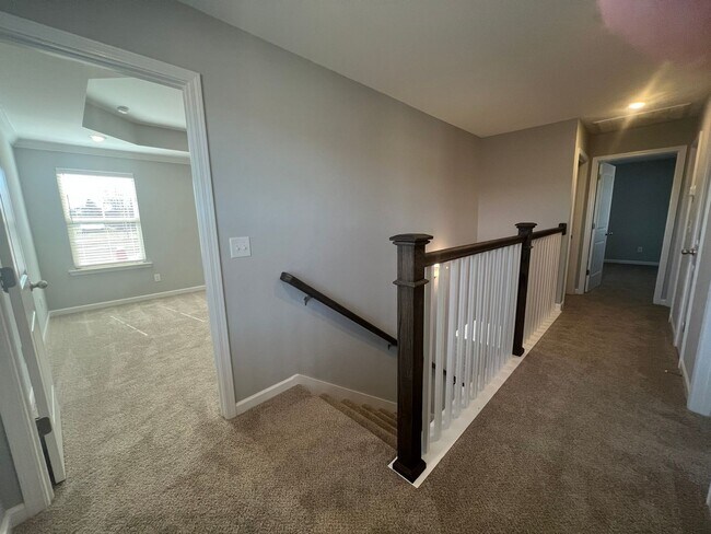 Building Photo - 41 Country Cir