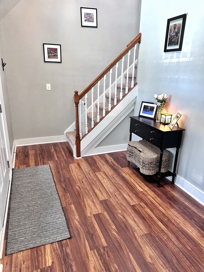 Building Photo - 304 Chisholm Trail