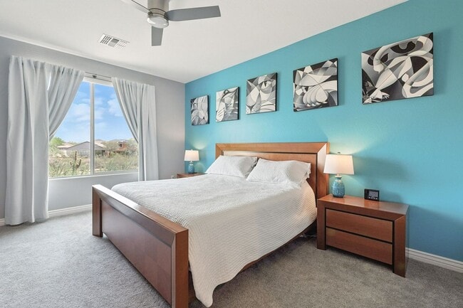 Building Photo - Beautiful condo with mountain views in gated community