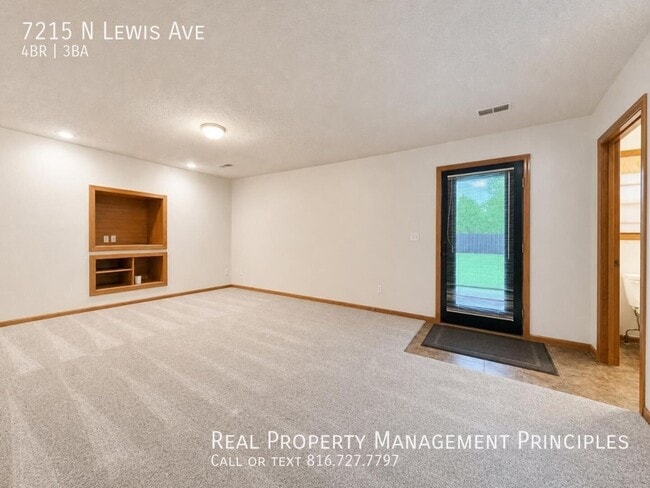Building Photo - 7215 N Lewis Ave