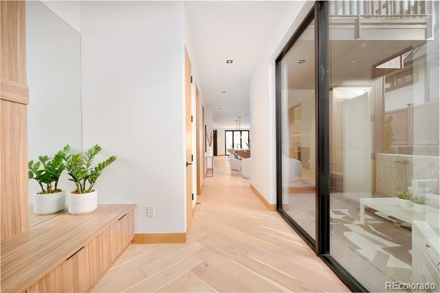 Building Photo - 332 Steele St