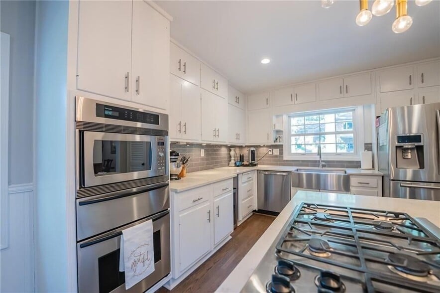 Building Photo - 1210 Lenox Cir NE