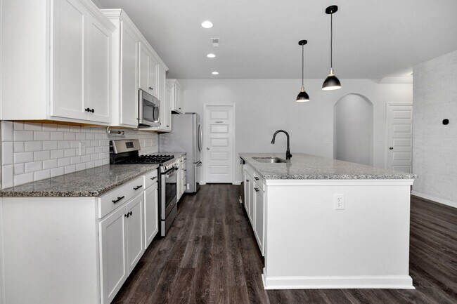 Building Photo - Beautiful 4-Bedroom Home with Office, Bonus Room, and Large Backyard