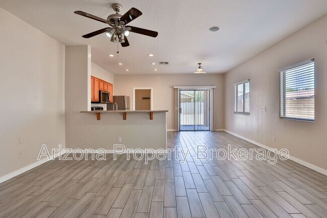 Building Photo - 9134 W Virginia Ave
