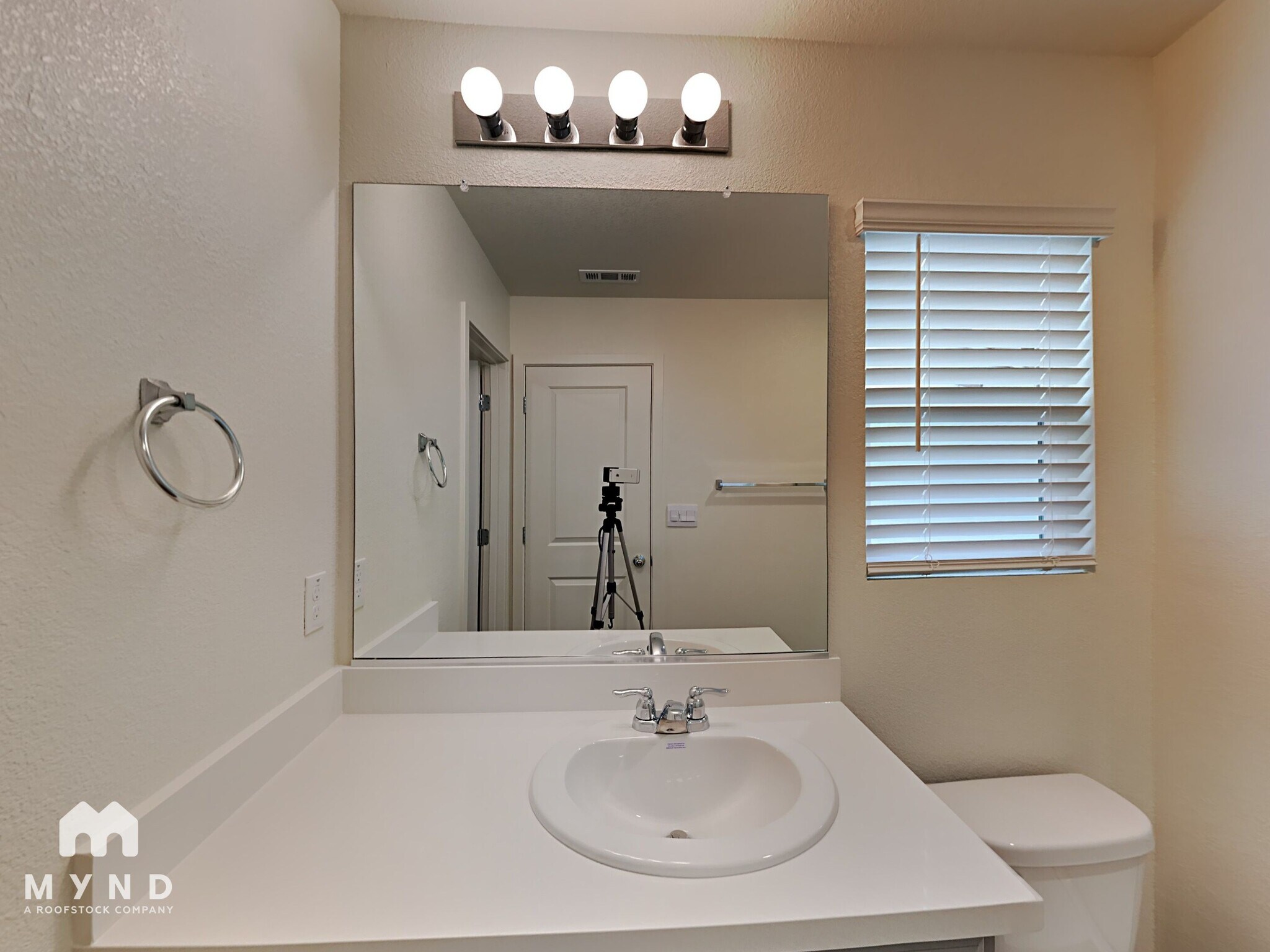 Building Photo - 3049 Pruett Dr