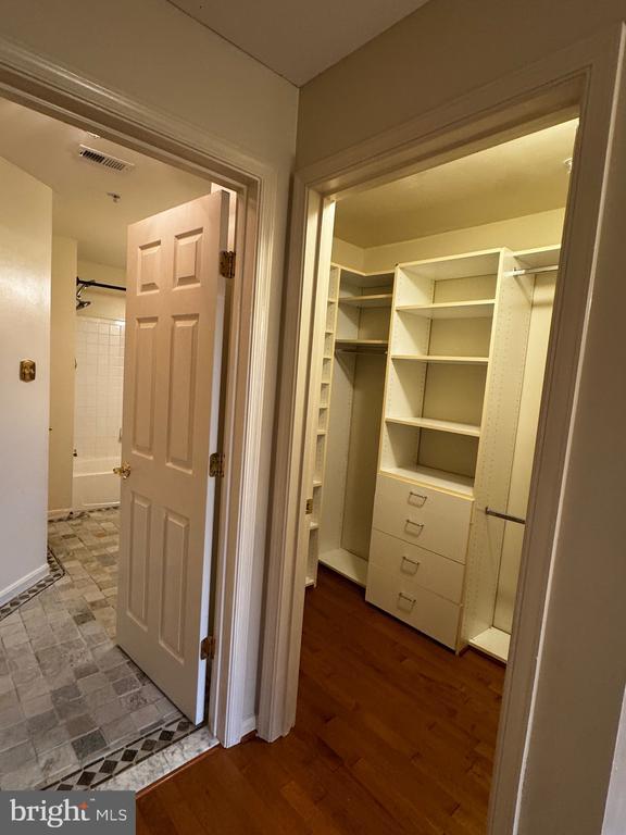 Building Photo - 9141 Gracious End Ct