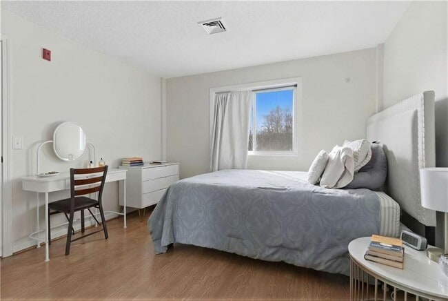 Building Photo - 31 Devereux Ave