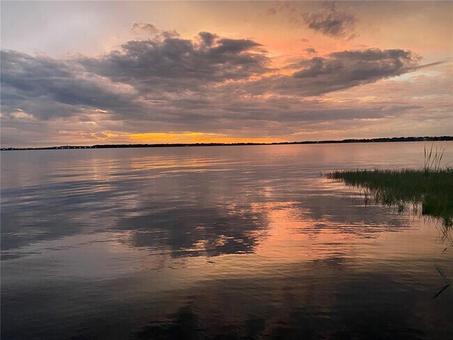 Building Photo - 100 Division St