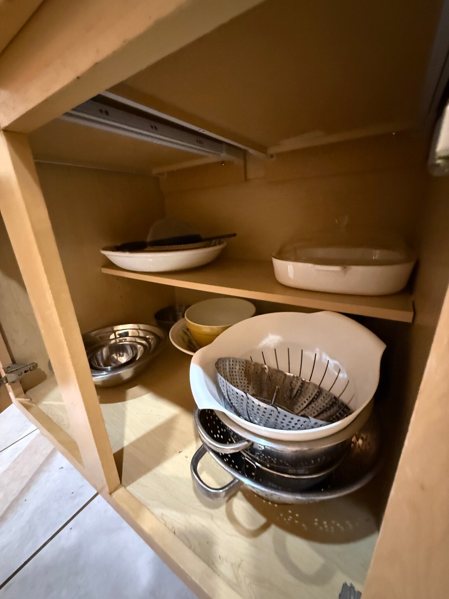 Plenty of Cookware - 584 Rockhurst St