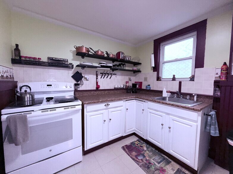 Building Photo - 51 Front St