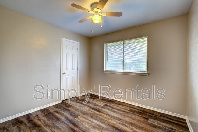 Building Photo - 2003 Hackberry Cir