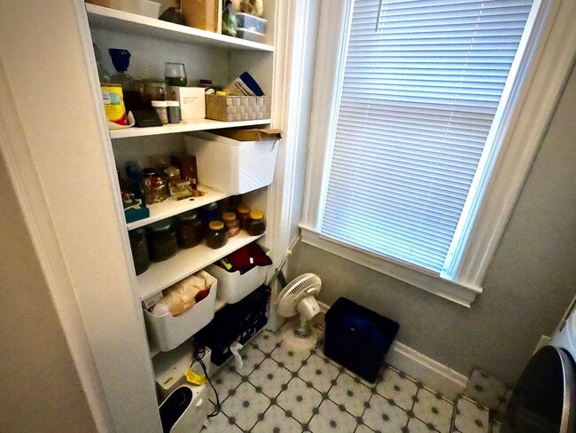 Building Photo - 5815-17 Holden St