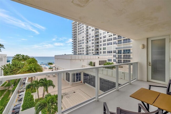 Building Photo - 2751 S Ocean Dr