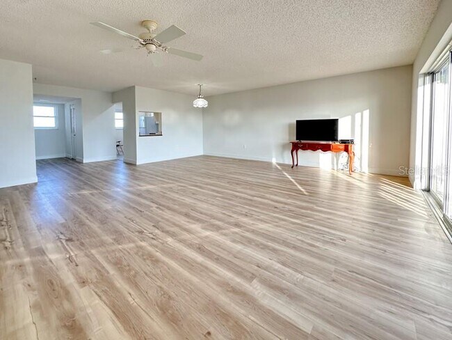 Building Photo - 3640 Ironwood Cir