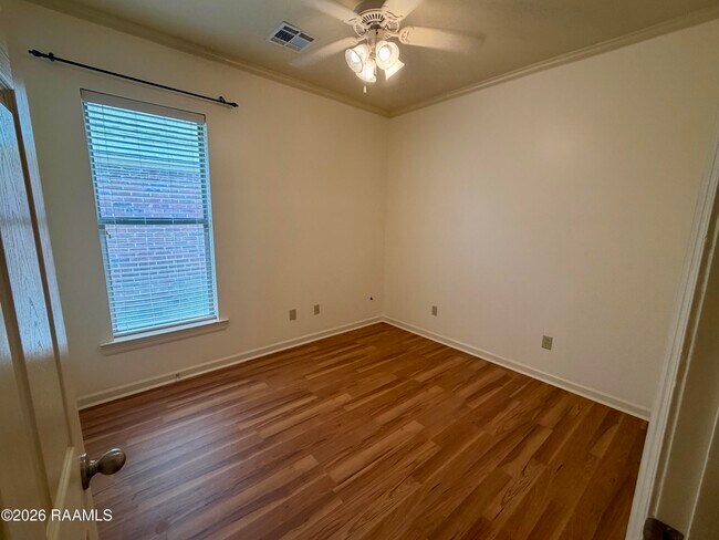 Building Photo - 212 Chevalier Blvd