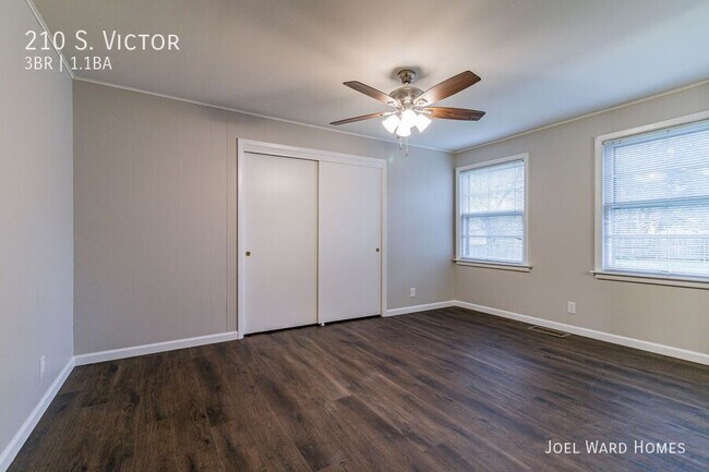 Building Photo - 210 S. Victor-
