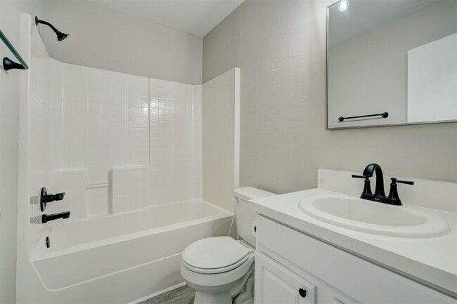 Building Photo - 10425 Aberdeen Dr