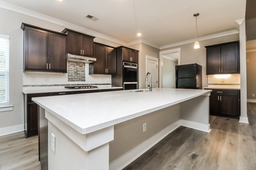 Building Photo - 2501 Kolb Manor Cir SW