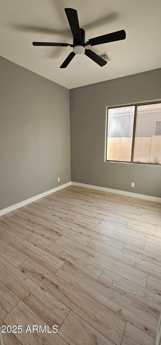 Building Photo - 17913 W Desert View Ln