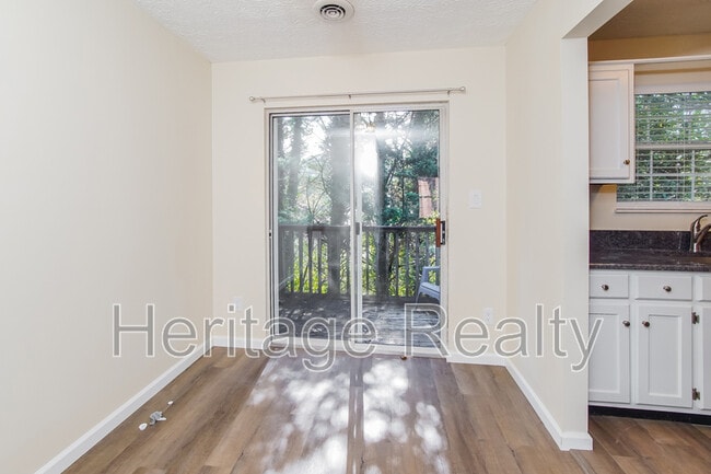 Building Photo - 4207 Iona Way