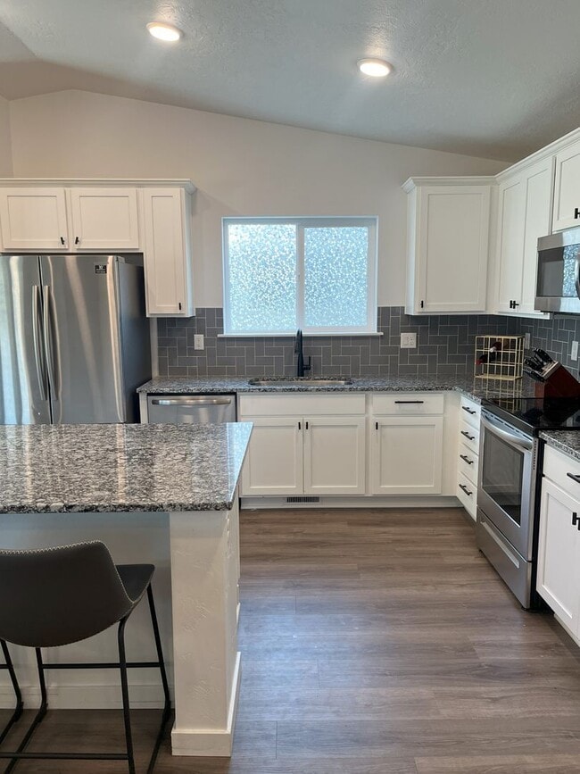 Building Photo - Gorgeous 3 bed 2 ba home with  just off Hubbard Rd and Rapid Creek Way in Kuna